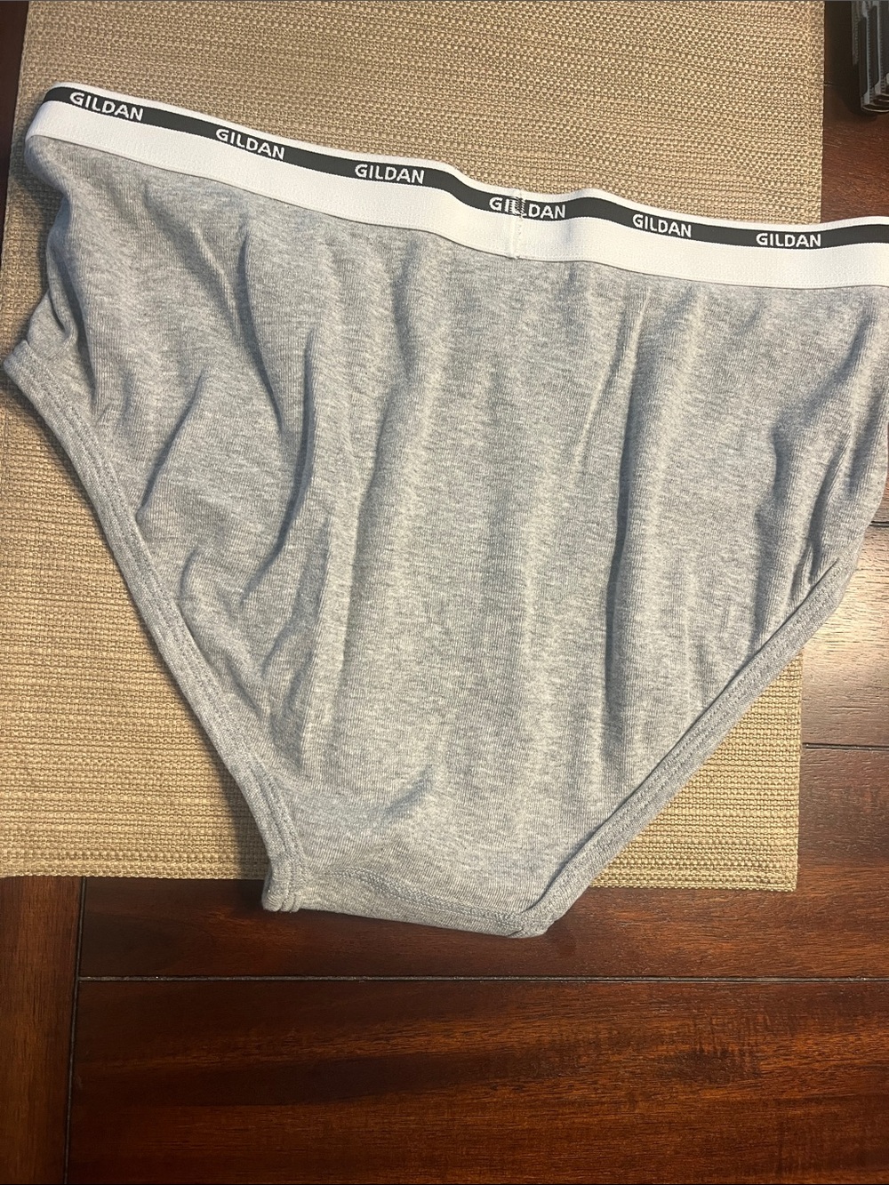 Vintage 90’s nos Gildan Light Gray Cotton Briefs with White Logo Waistband .20 - Picture 3 of 4
